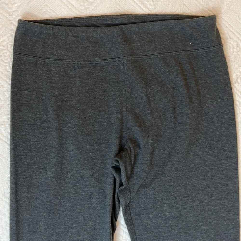 💥💥Grey Leggings Sz Medium - Picture 2 of 7